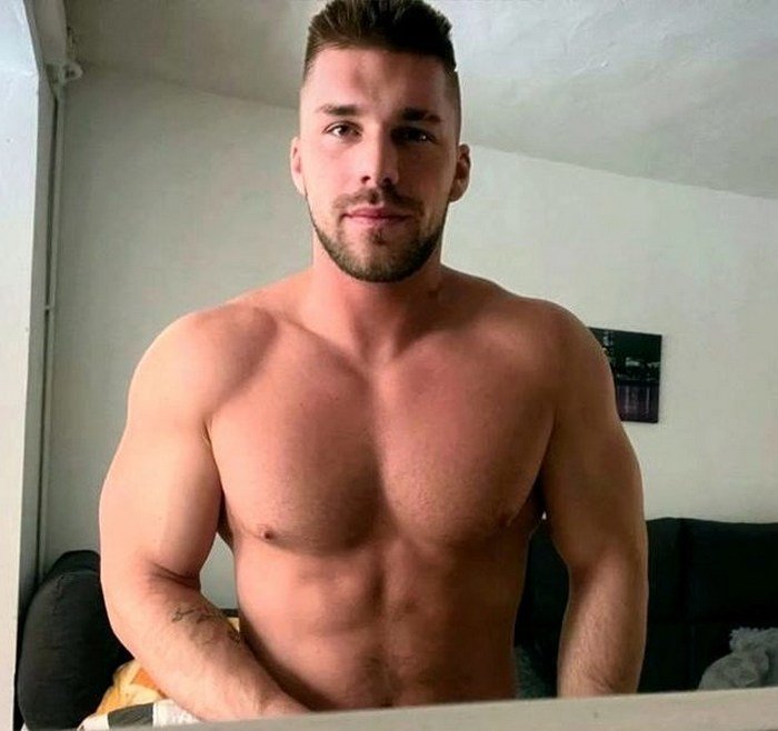 Darius Giles Flirt4Free Male Cam Model Muscle Jock 