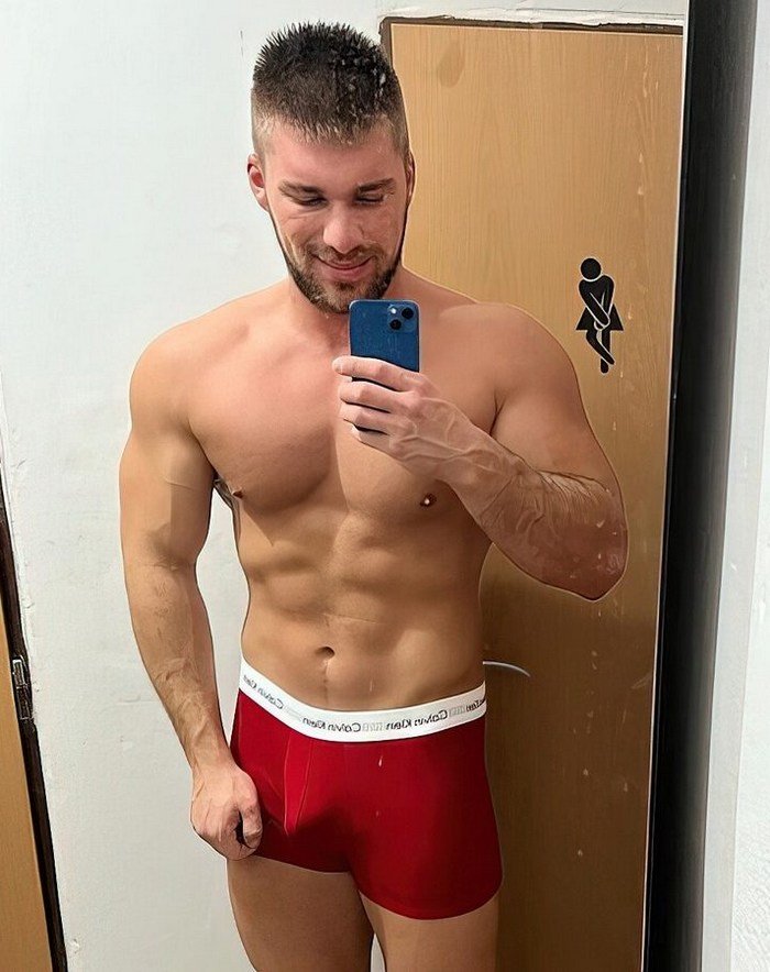Darius Giles Flirt4Free Male Cam Model Muscle Jock 