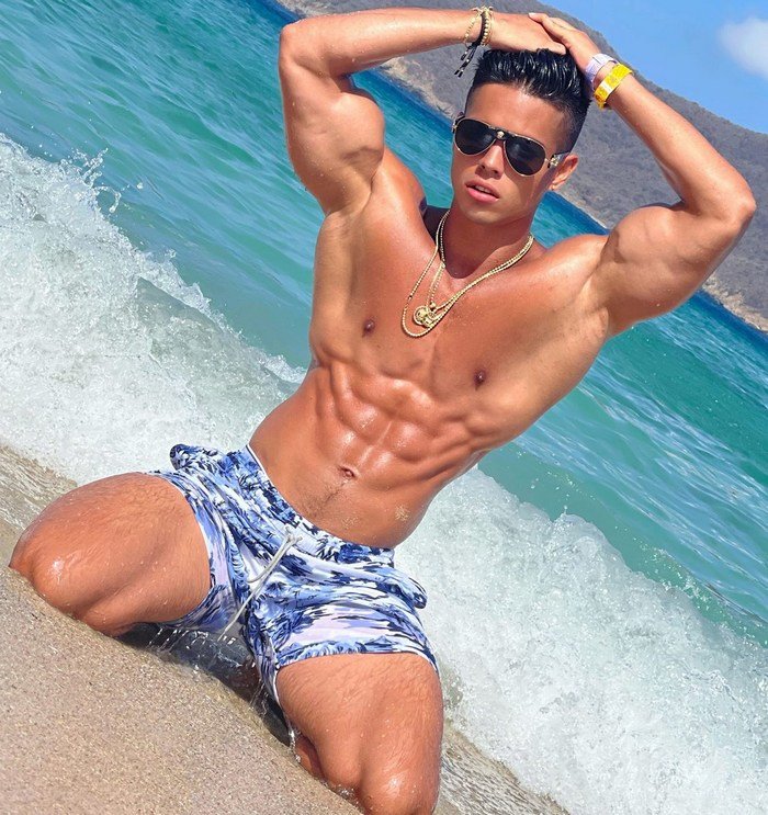 Frank Dwayne Flirt4Free Male Cam Model Lation Muscle Jock