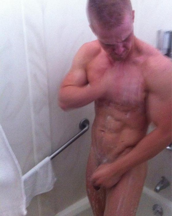 LIAM MAGNUSON Muscle Gay Porn Star Showering Titan Men