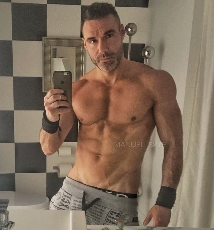 manuel-skye-muscle-daddy-gay-porn-star-5