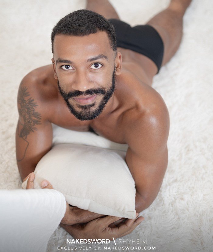 Jontas Gay Porn Star Latino Muscle Hunk